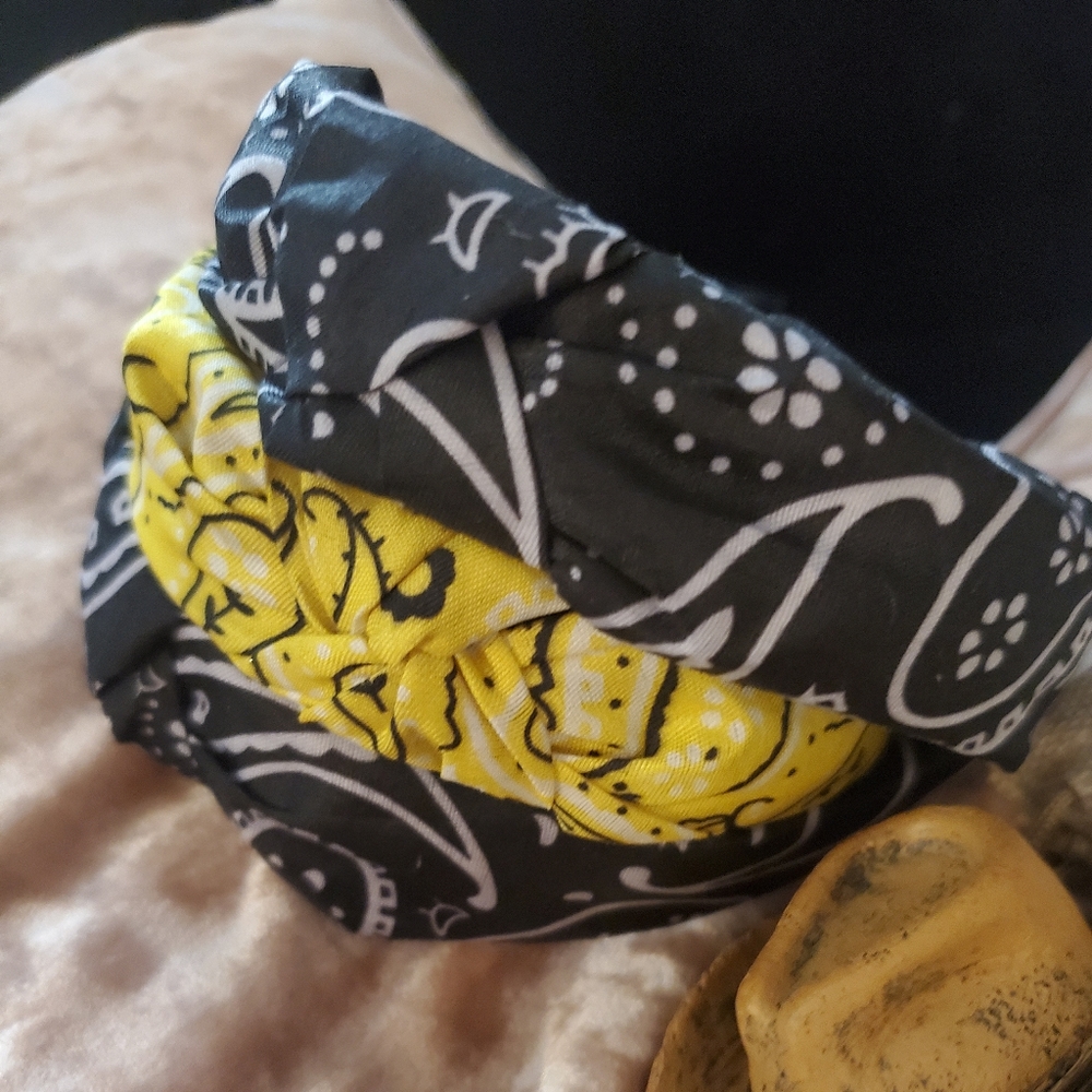 Black or yellow you decide head bands n.w.t.